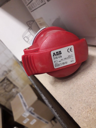 Розетка кабельная ICAT 16А 3P+E IP44 (CEW 316 C6)
