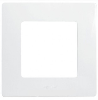 Legrand Etika Белый Рамка 1-местная 672501